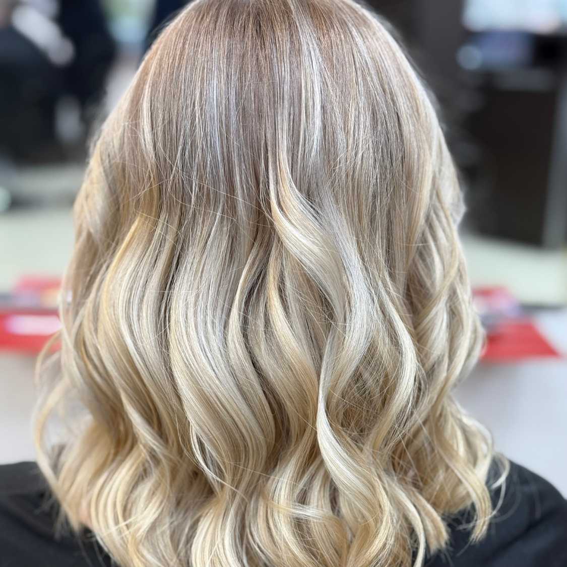Balayage Färbetechniken – natürliche Blond-Verläufe bei Friseur Reimann in Hellersdorf