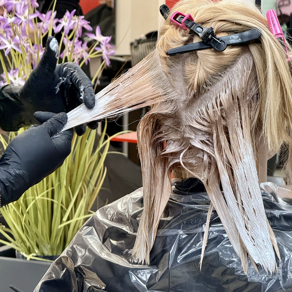 Balayage Färbetechniken – natürliche Blond-Verläufe bei Friseur Reimann in Hellersdorf